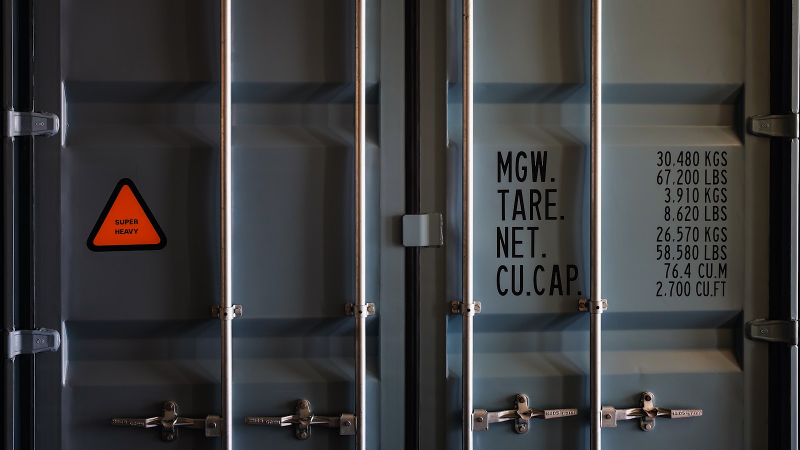 Yolobox et Docker Sandboxes : comment donner les clés à Claude Code sans tout perdre